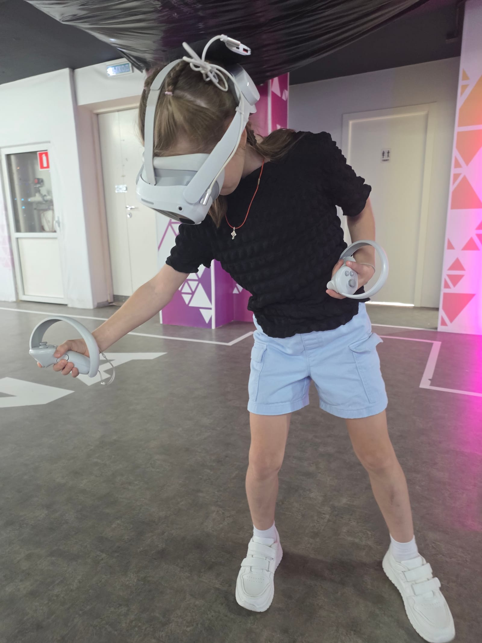 Подростки играют в командные VR-игры во Владимире